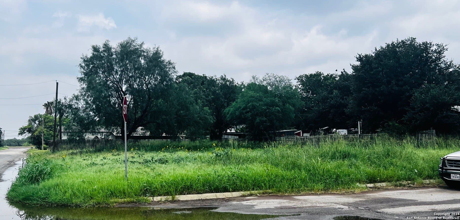 0.24 acres in Frio County - photo 2