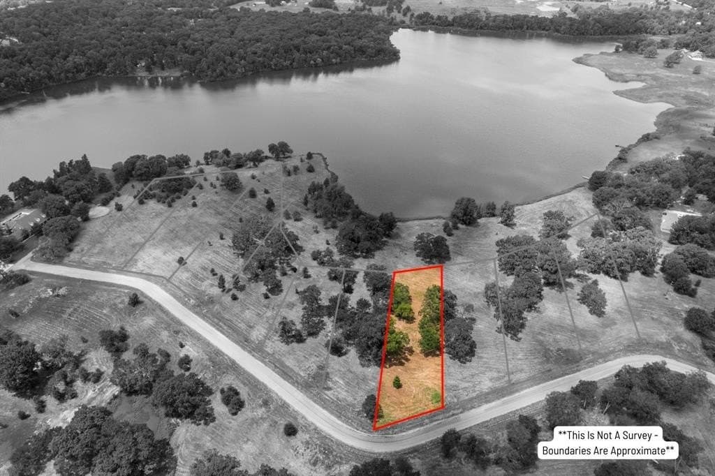 1.02 acres in Titus County gallery image 3