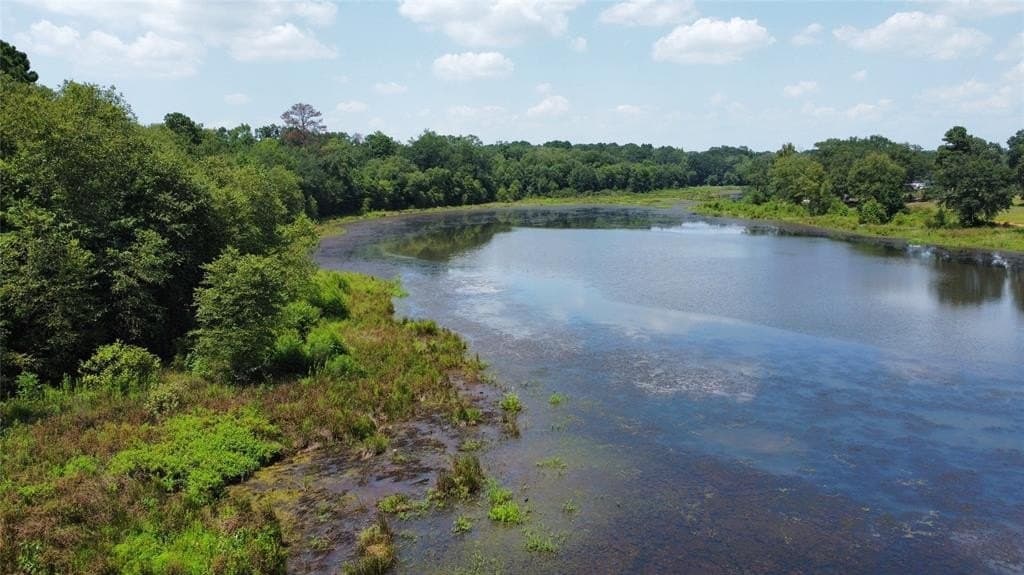 56.38 acres in Smith County