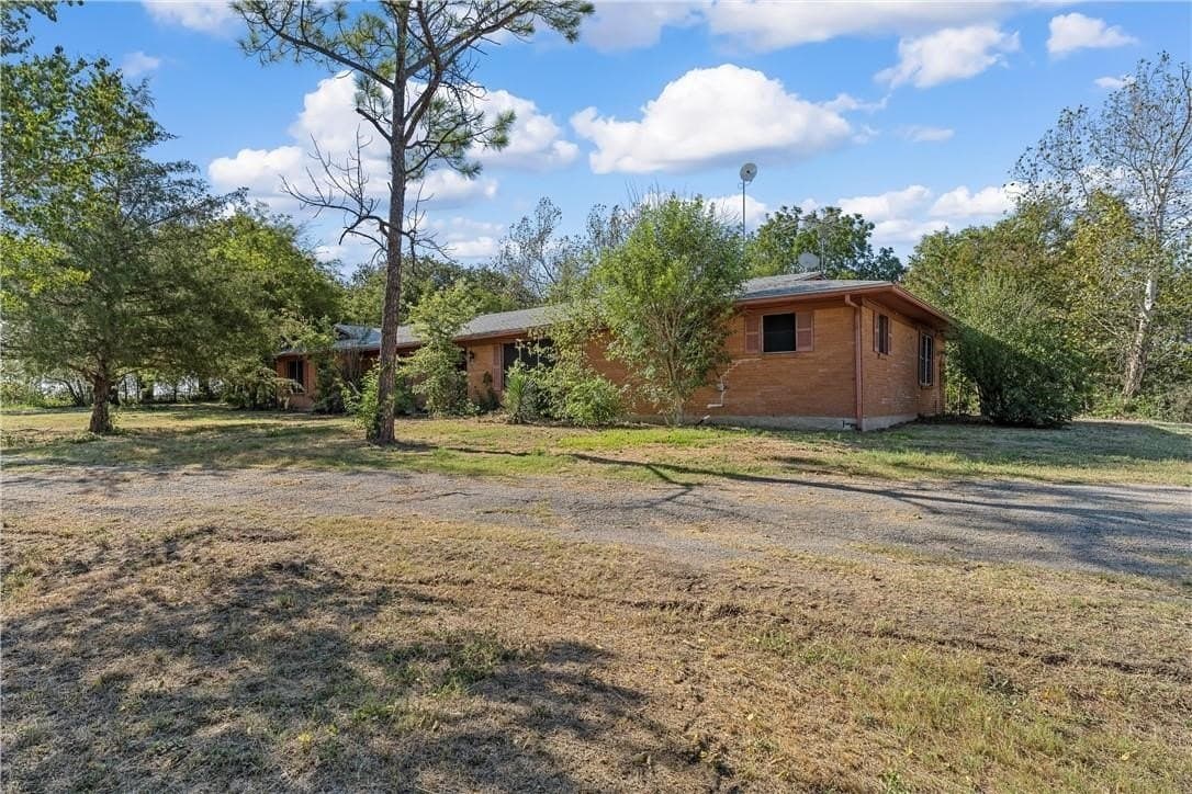 86.98 acres in Falls County - photo 4