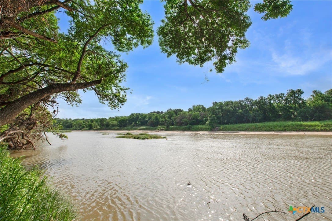 20 acres in Lampasas County - photo 6