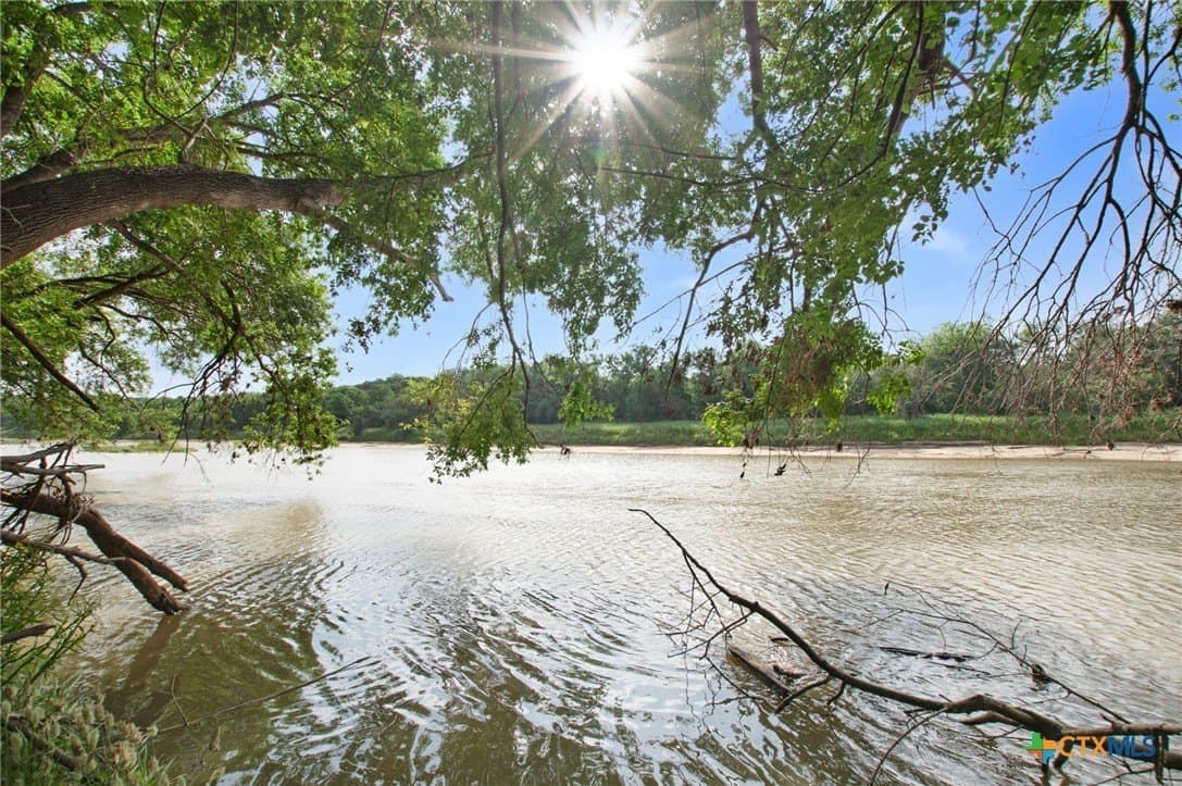 30 acres in Lampasas County