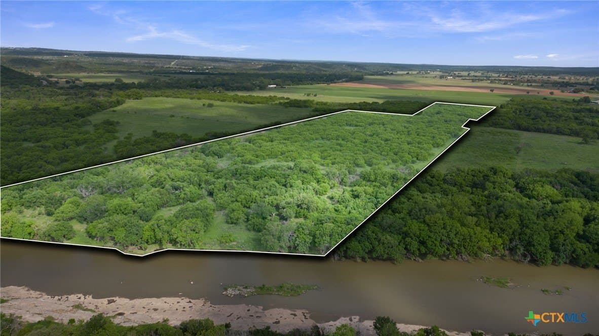 30 acres in Lampasas County gallery image 2