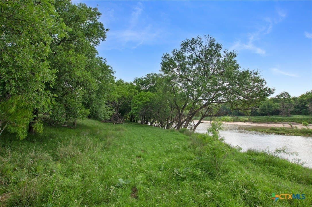 20 acres in Lampasas County - photo 11