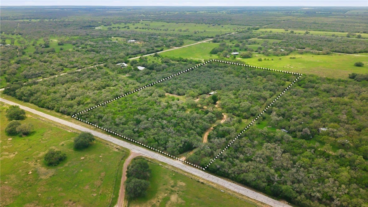 15.5 acres in DeWitt County - photo 40