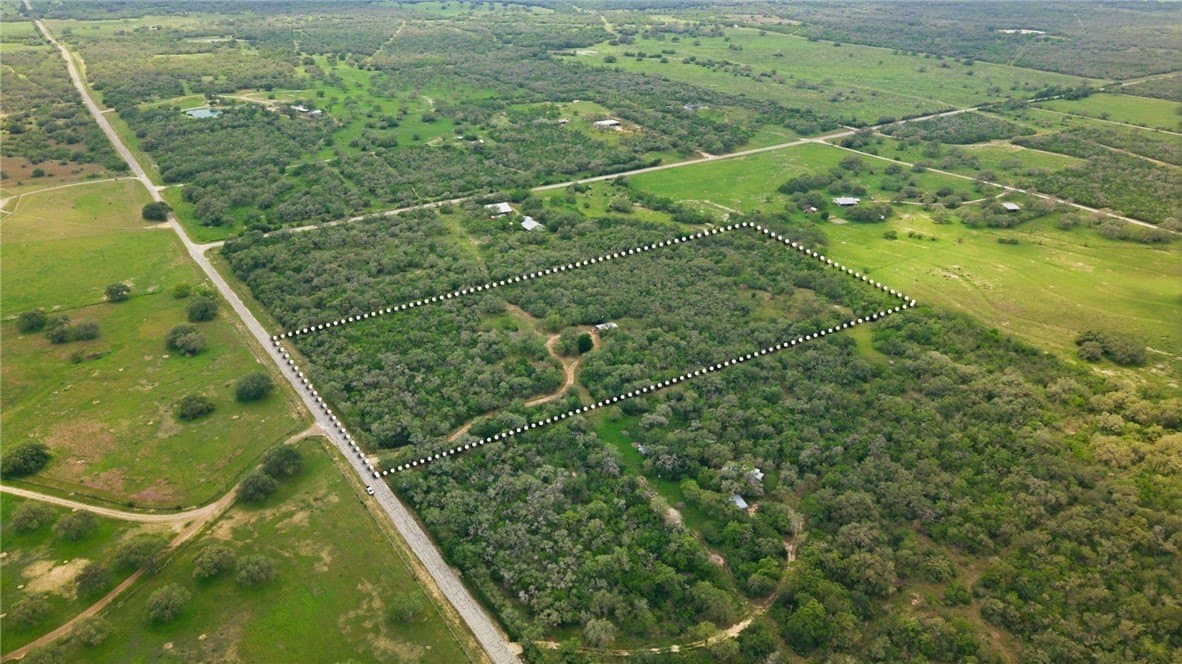 15.5 acres in DeWitt County gallery image 3
