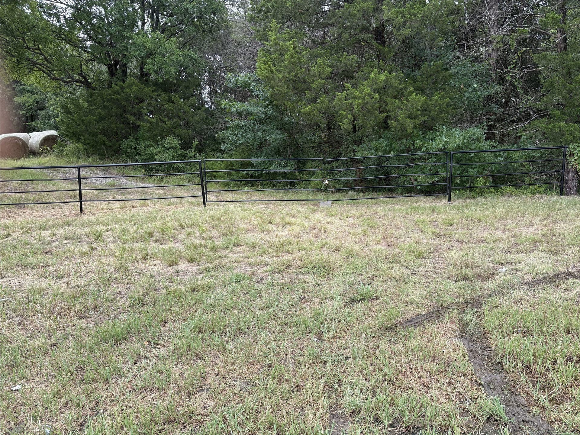 8.08 acres in Navarro County - photo 2