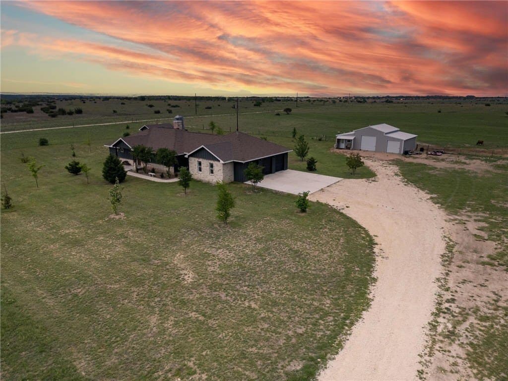 10 acres in Lampasas County