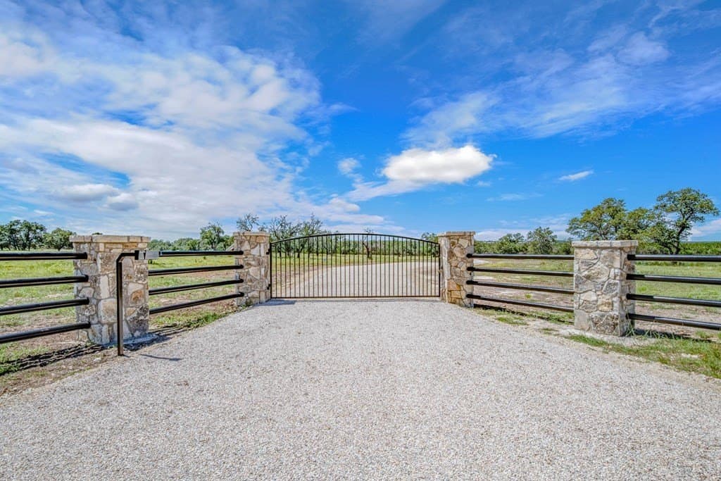 10.41 acres in Gillespie County - photo 7