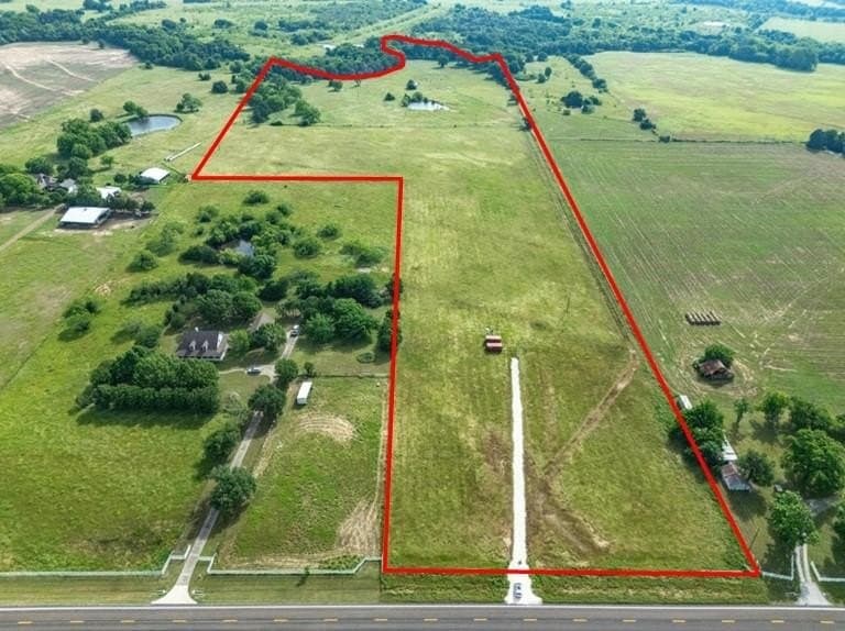 30 acres in Navarro County