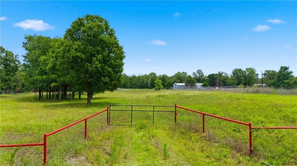 2 acres in Burleson County