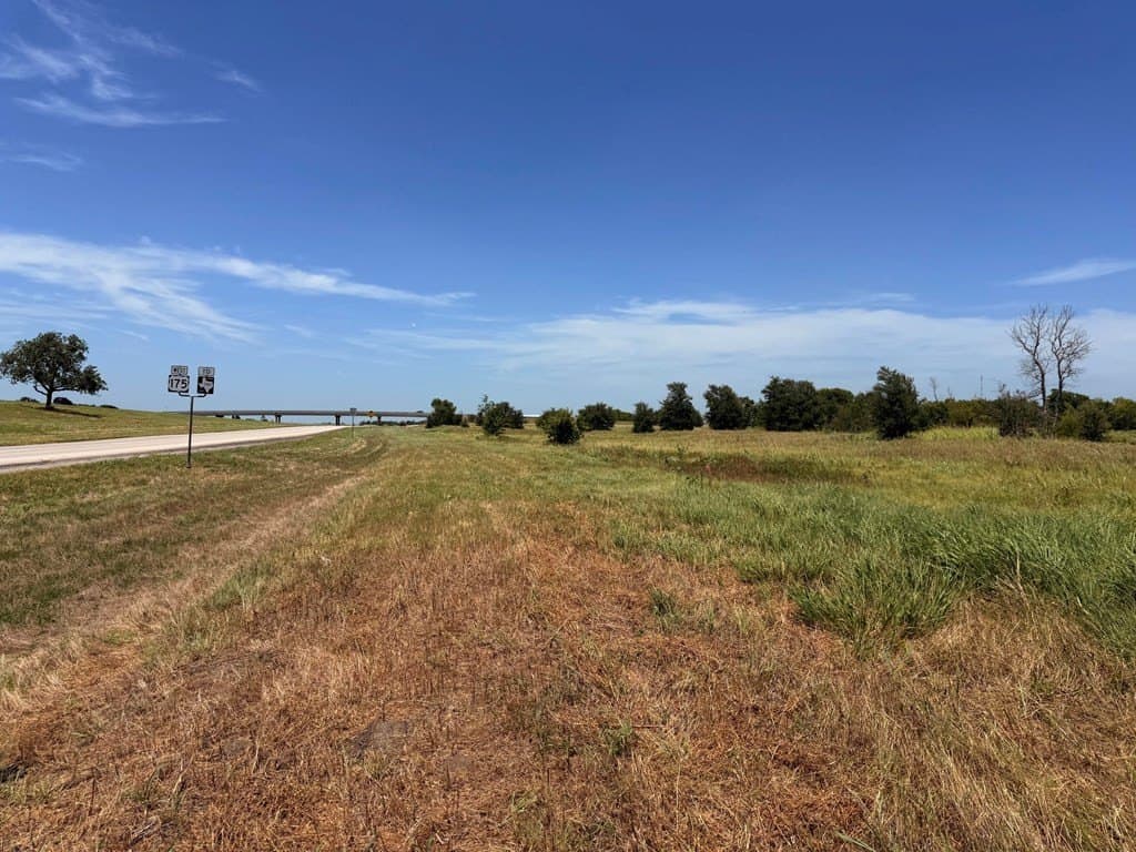 6.7 acres in Kaufman County gallery image 4