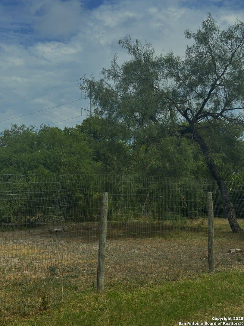 0.17 acres in Bexar County - photo 4