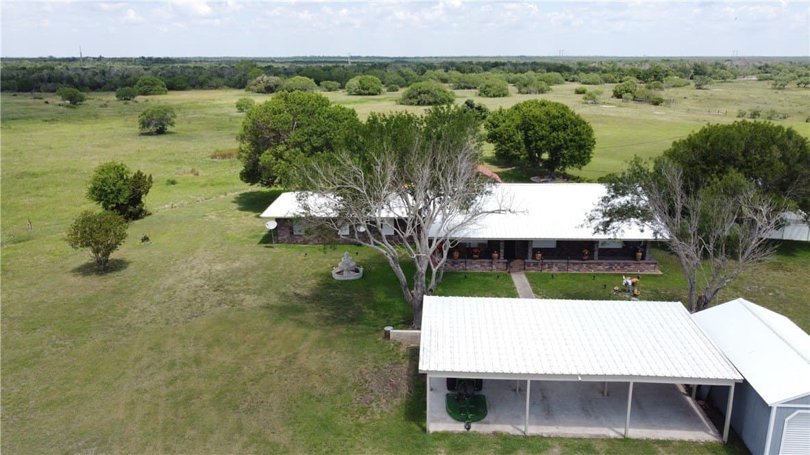 10 acres in Refugio County gallery image 2