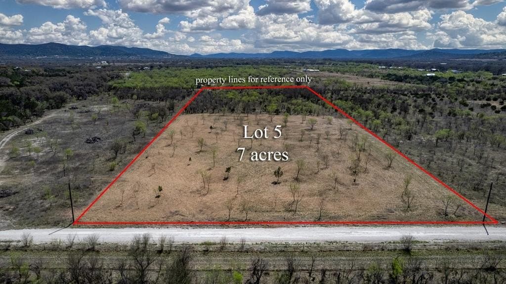 7 acres in Real County