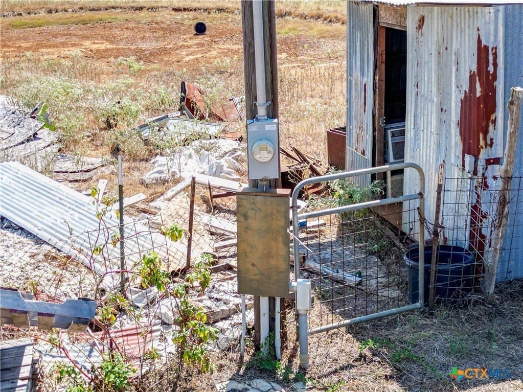 1 acres in Gonzales County - photo 6