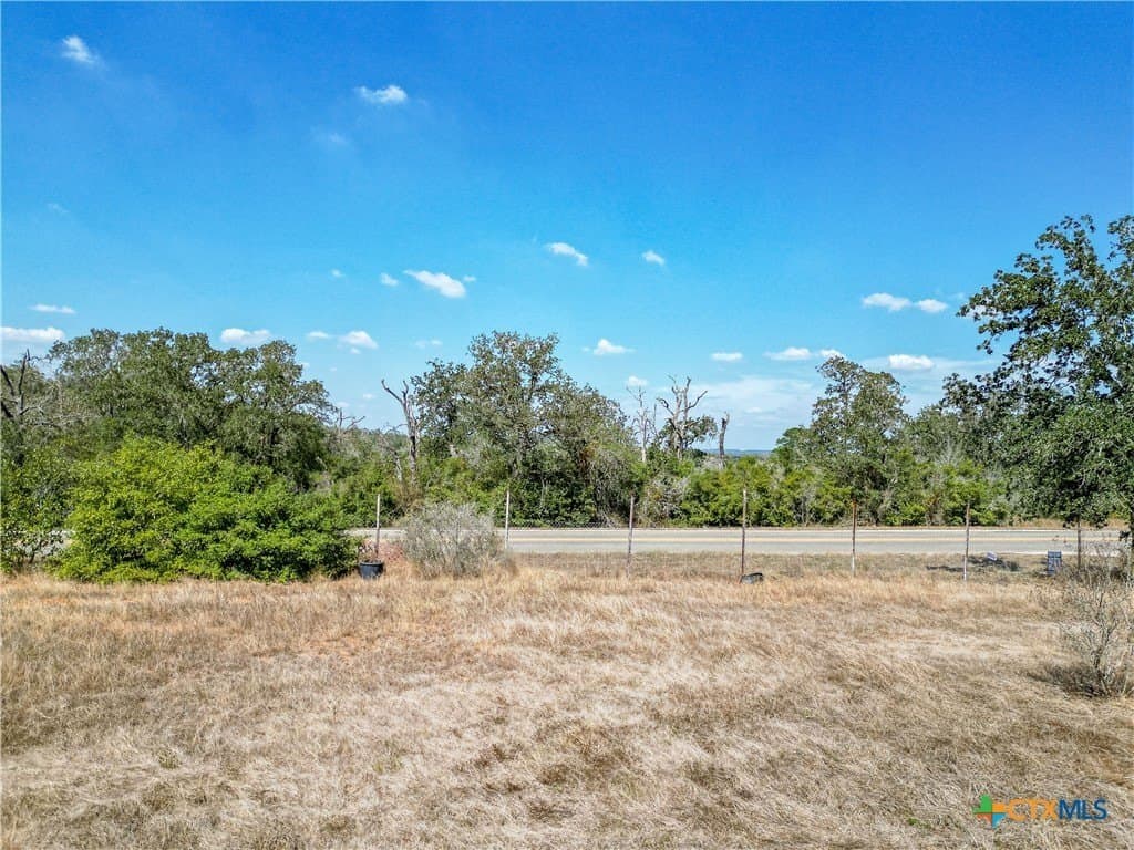 1 acres in Gonzales County - photo 3