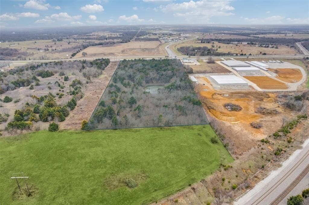 9 acres in Grayson County