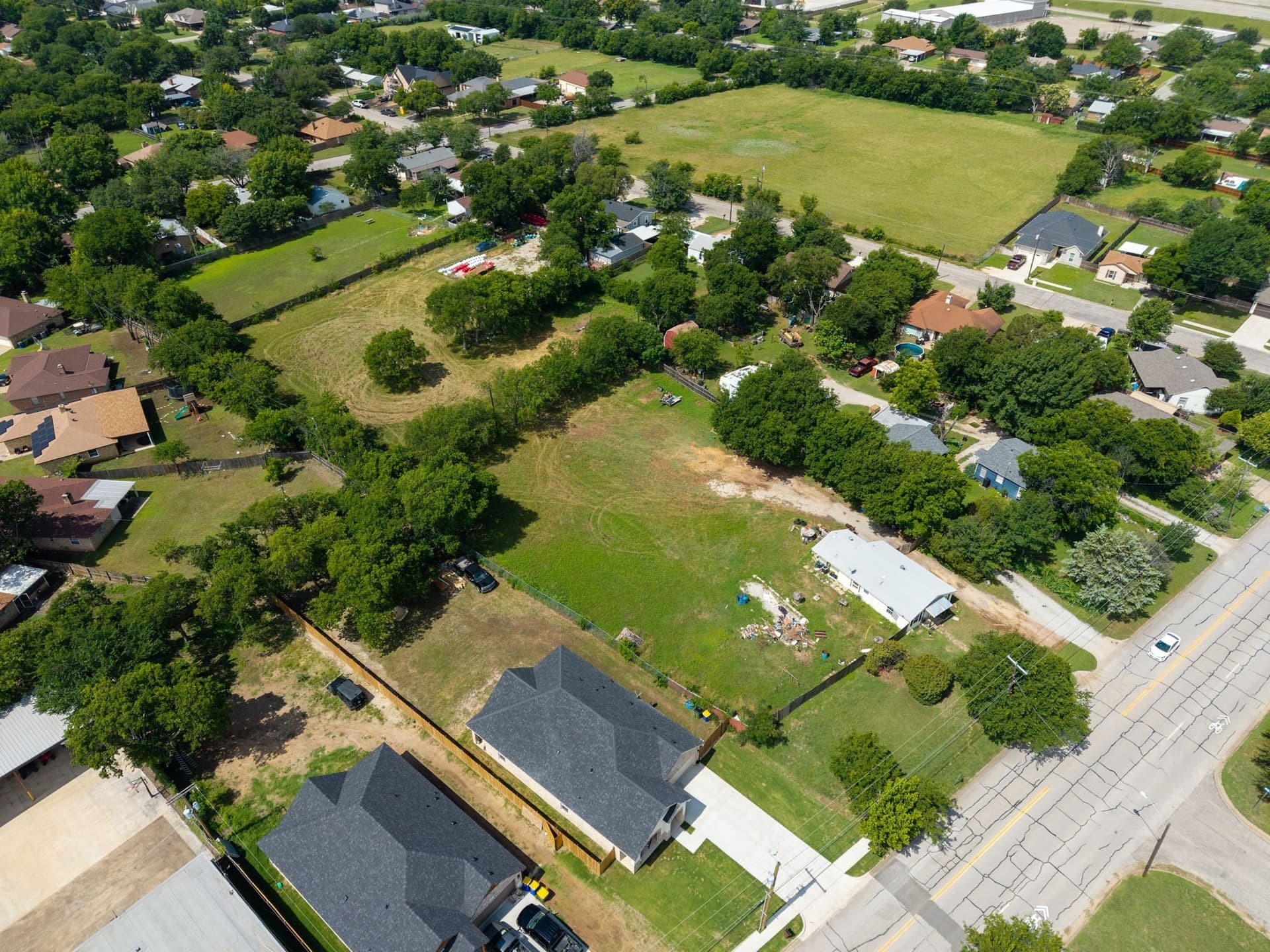 1.74 acres in Tarrant County gallery image 2