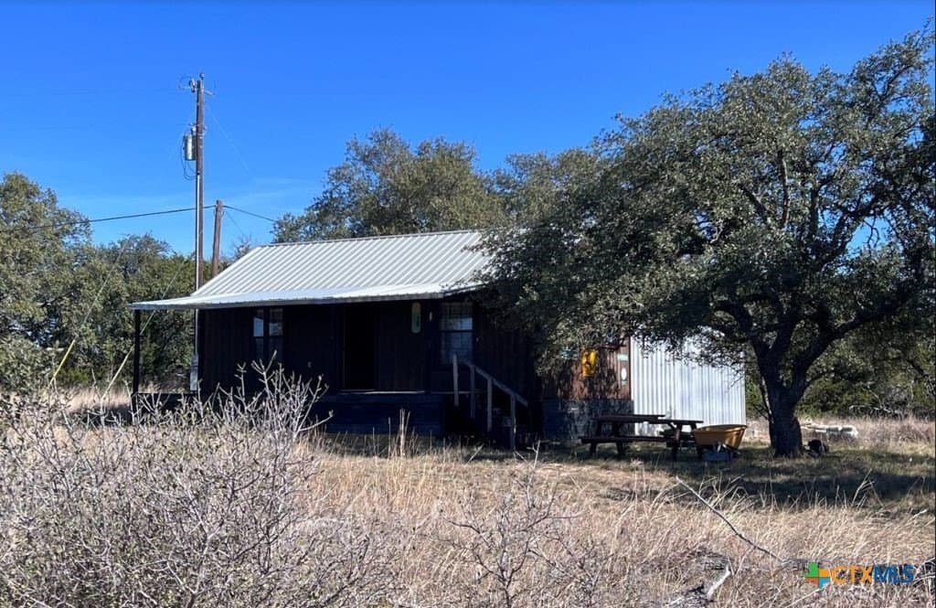 30 acres in Lampasas County