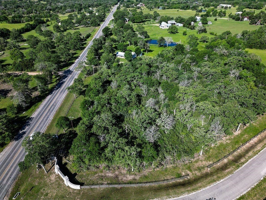 2.03 acres in Fayette County gallery image 2