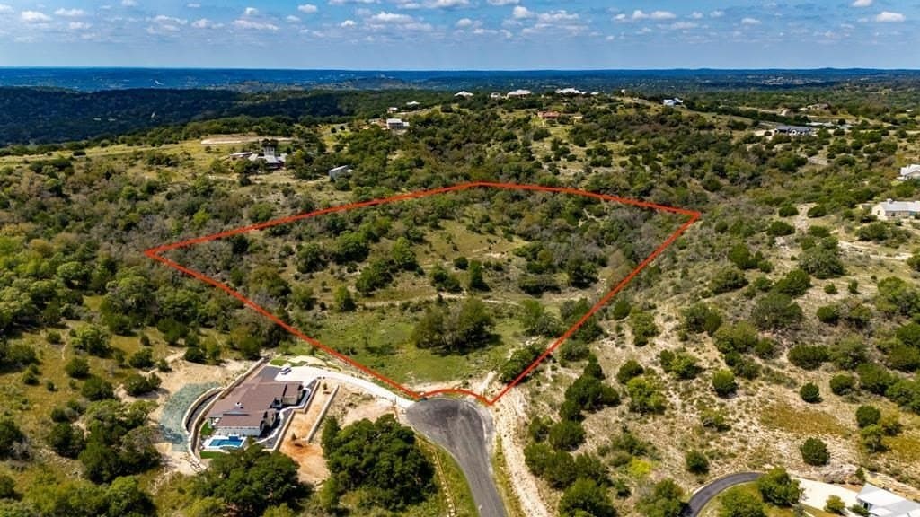 8.9 acres in Kerr County gallery image 2