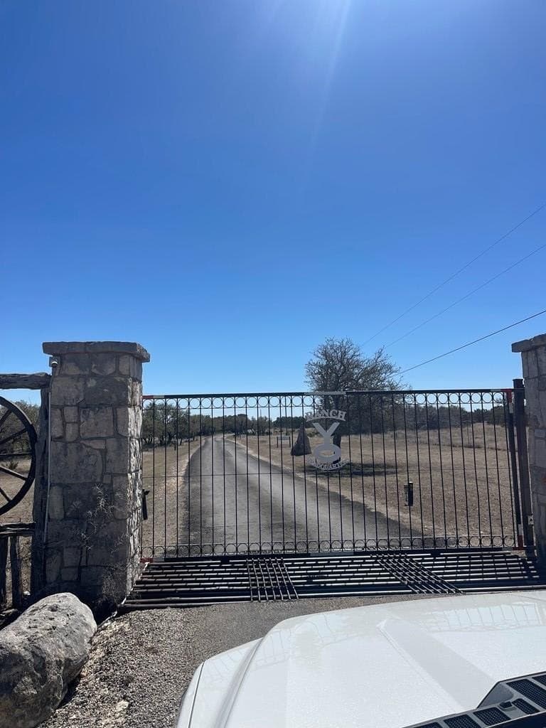 53.23 acres in Kerr County - photo 3