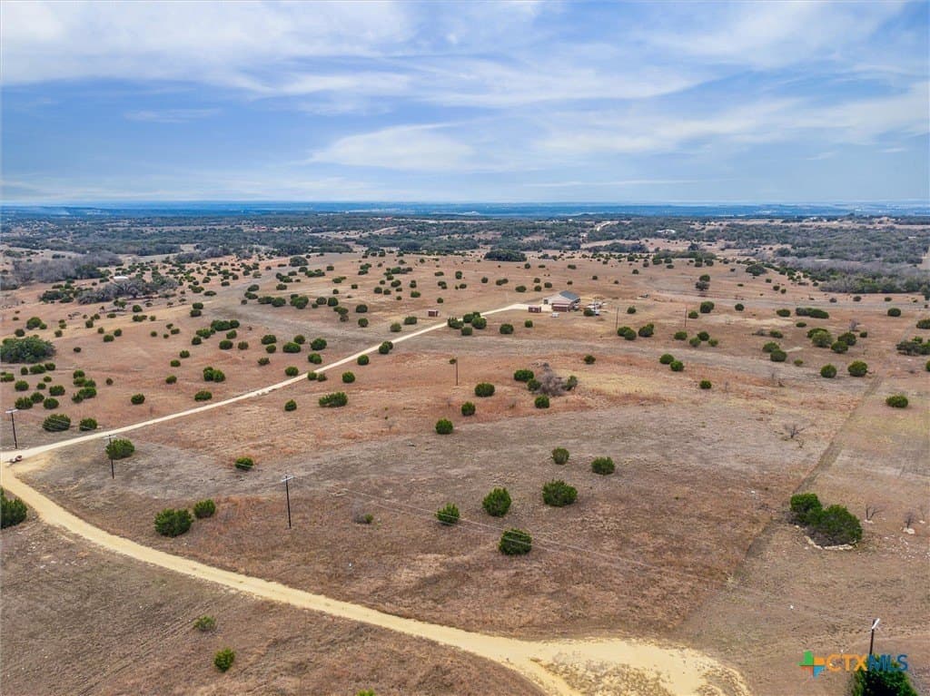 10.01 acres in Lampasas County