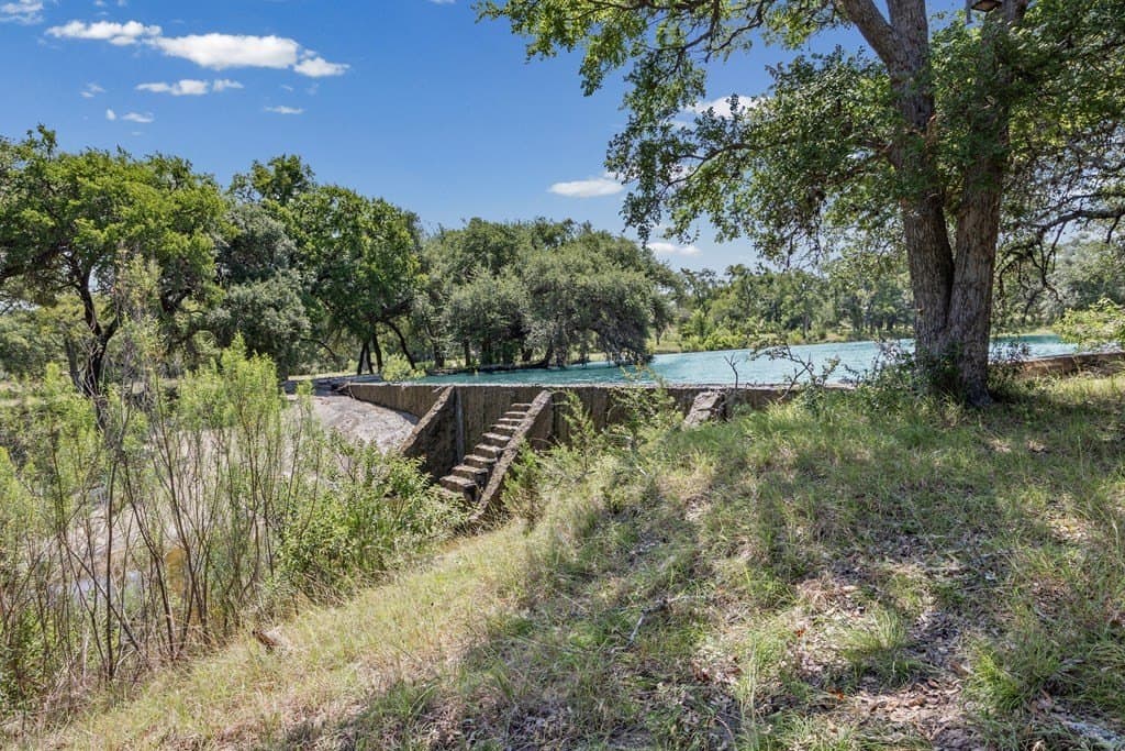 5.61 acres in Blanco County - photo 5