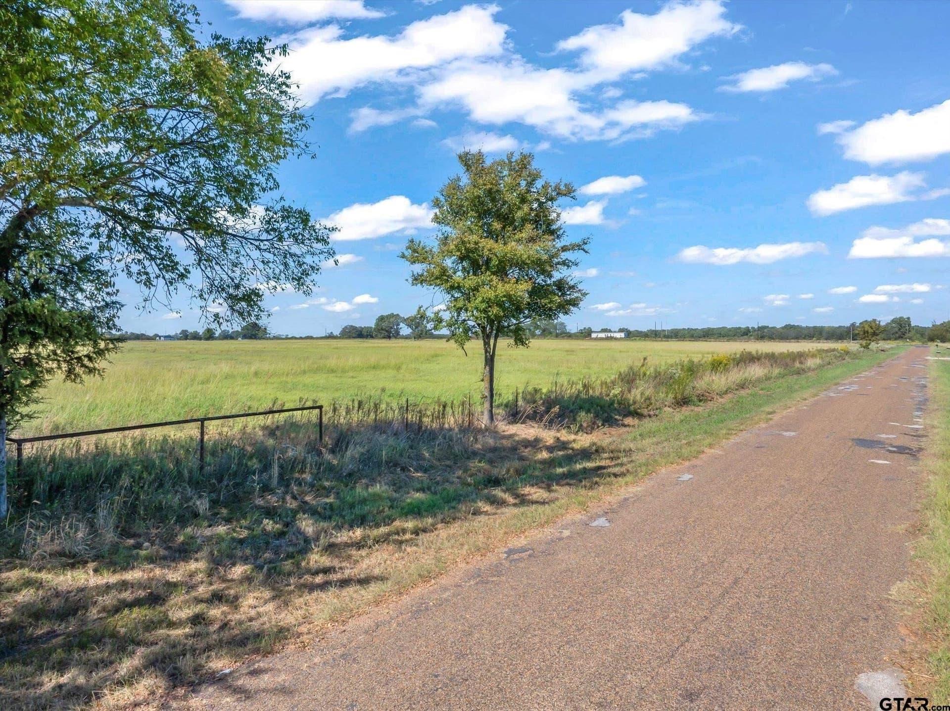 10 acres in Van Zandt County - photo 4