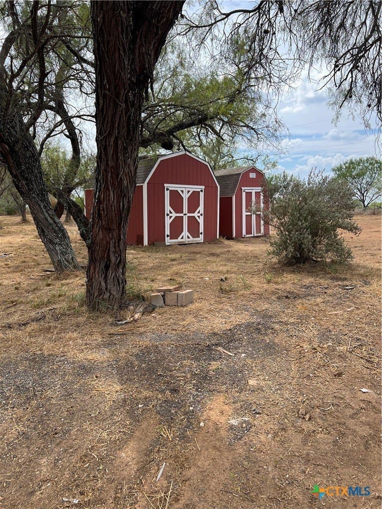 4.6 acres in Bexar County - photo 3