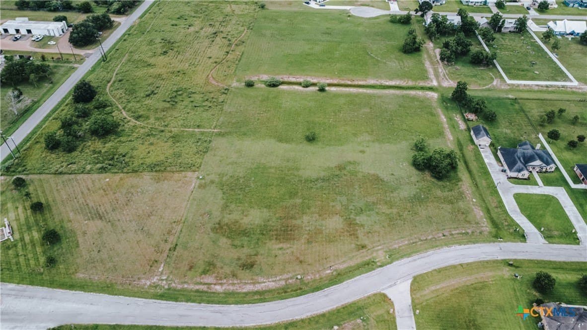 1.22 acres in Victoria County - photo 3