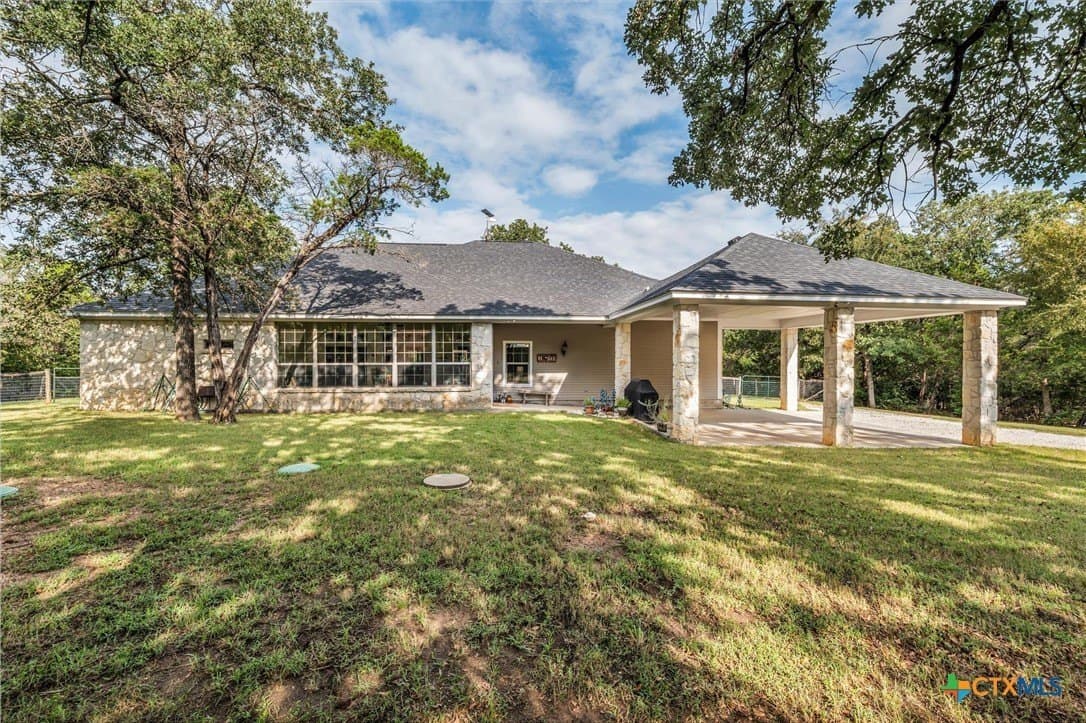 15.92 acres in Hill County