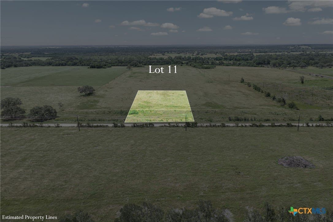 1.93 acres in Gonzales County gallery image 4