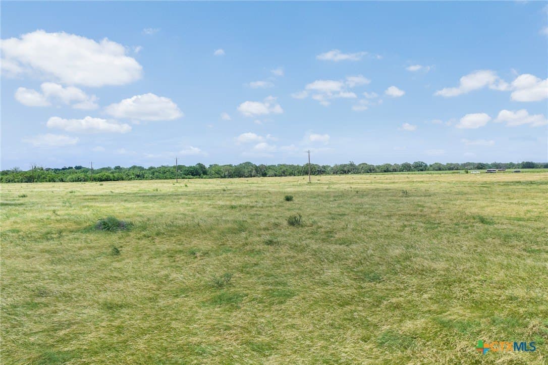 1.93 acres in Gonzales County - photo 9