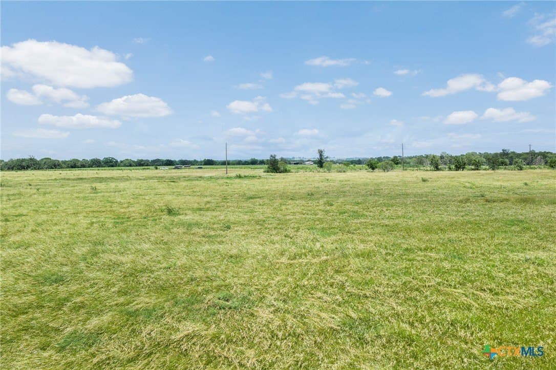 1.93 acres in Gonzales County - photo 7