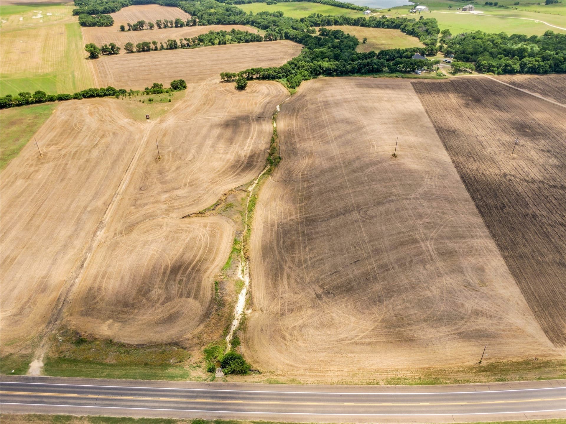 10 acres in Hill County - photo 5