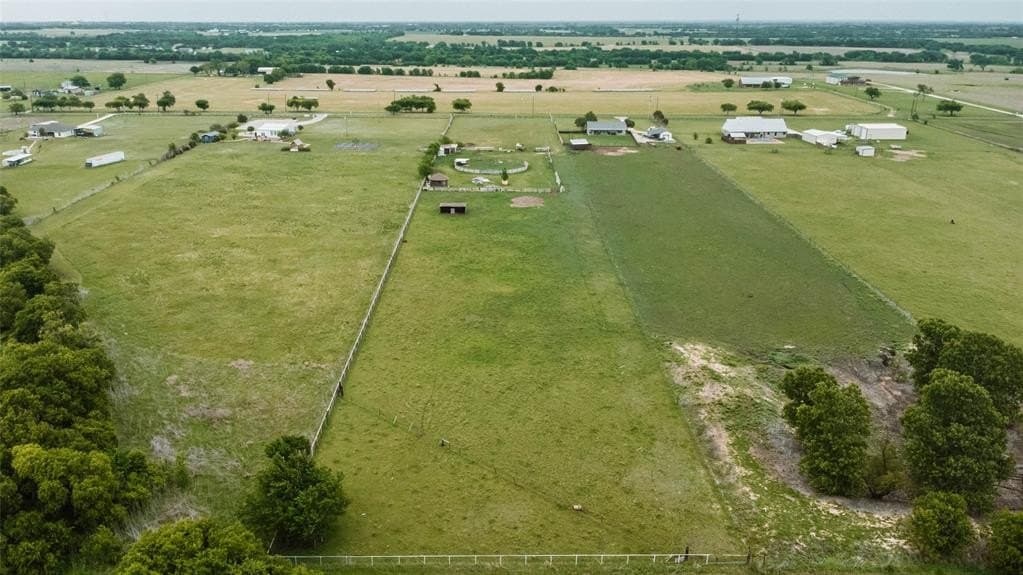 4.87 acres in Ellis County gallery image 2