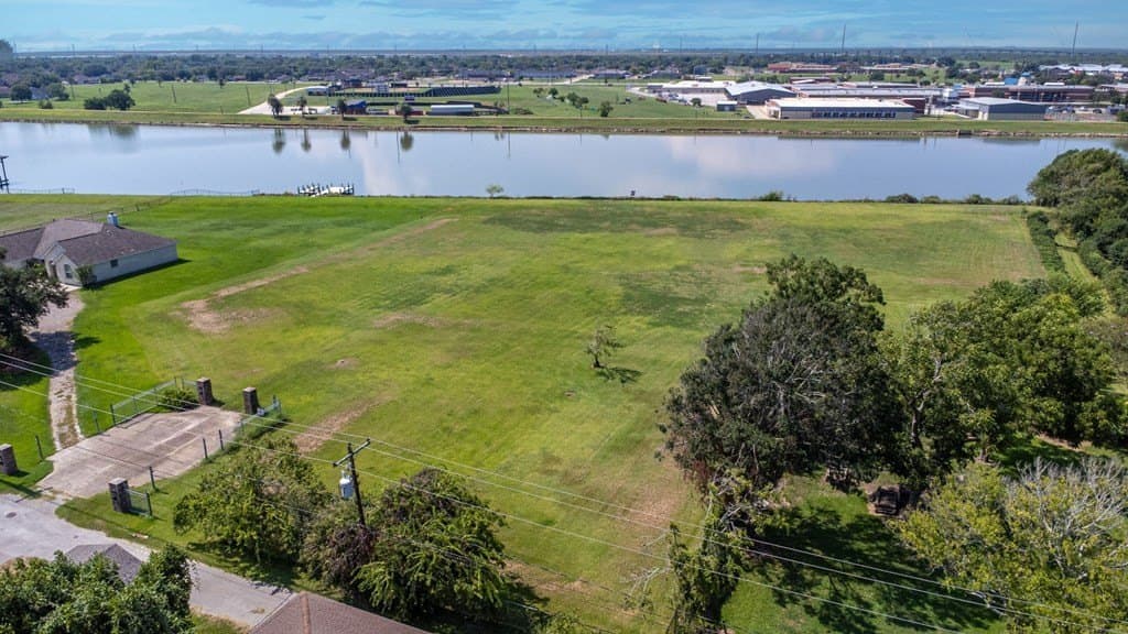 2.93 acres in Freeport County gallery image 2