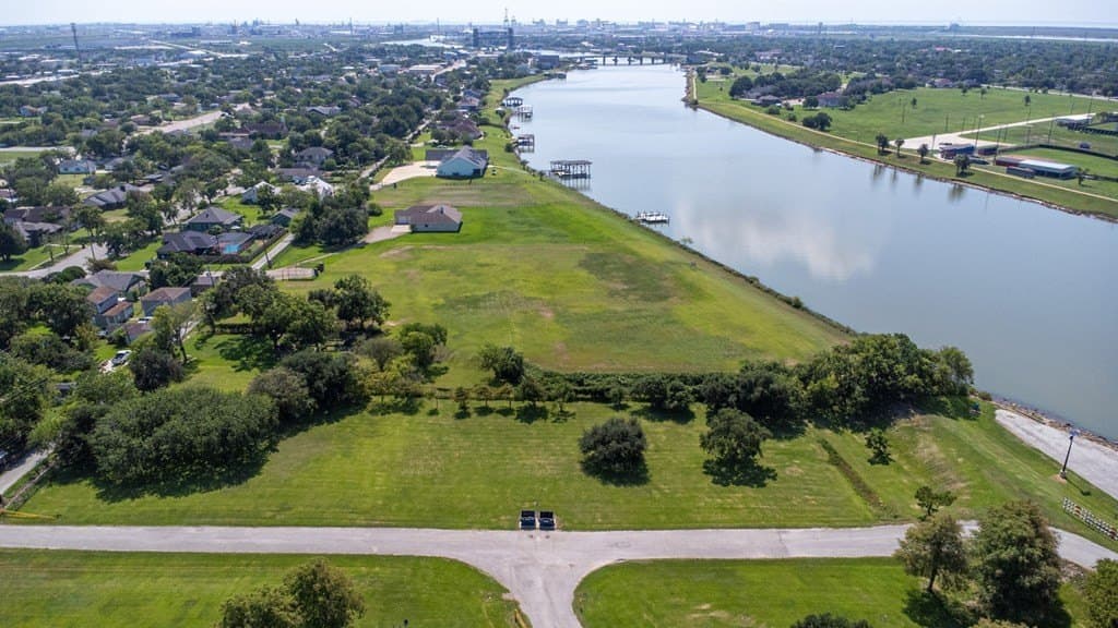 2.93 acres in Freeport County - photo 14