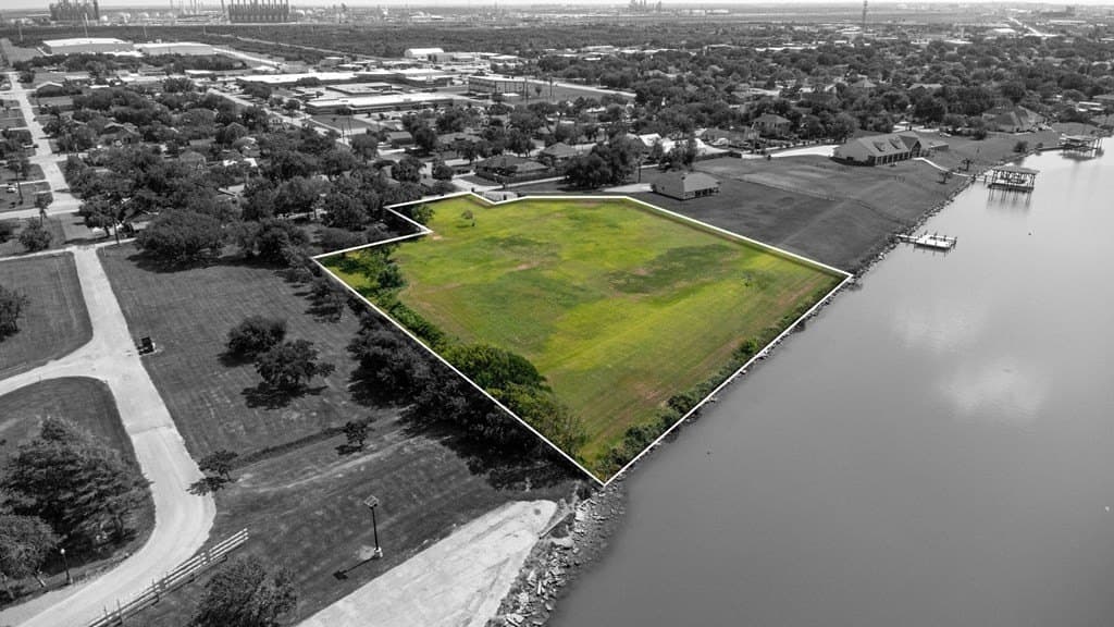 2.93 acres in Freeport County - photo 11