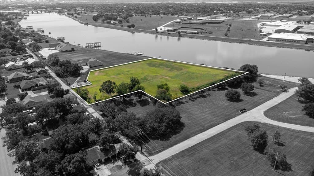 2.93 acres in Freeport County - photo 15