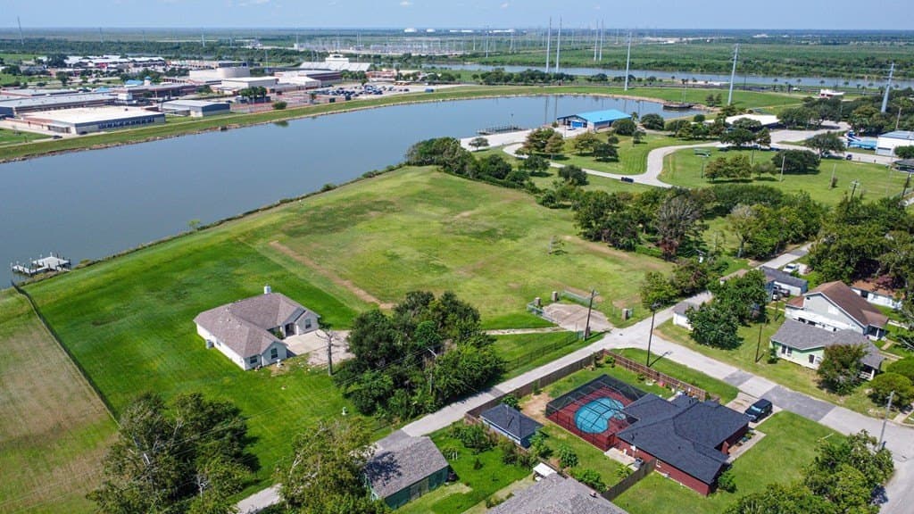 2.93 acres in Freeport County gallery image 4