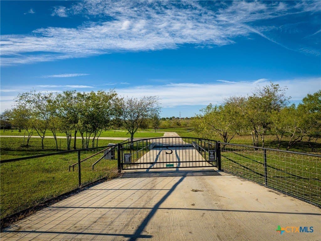 12 acres in Guadalupe County - photo 2
