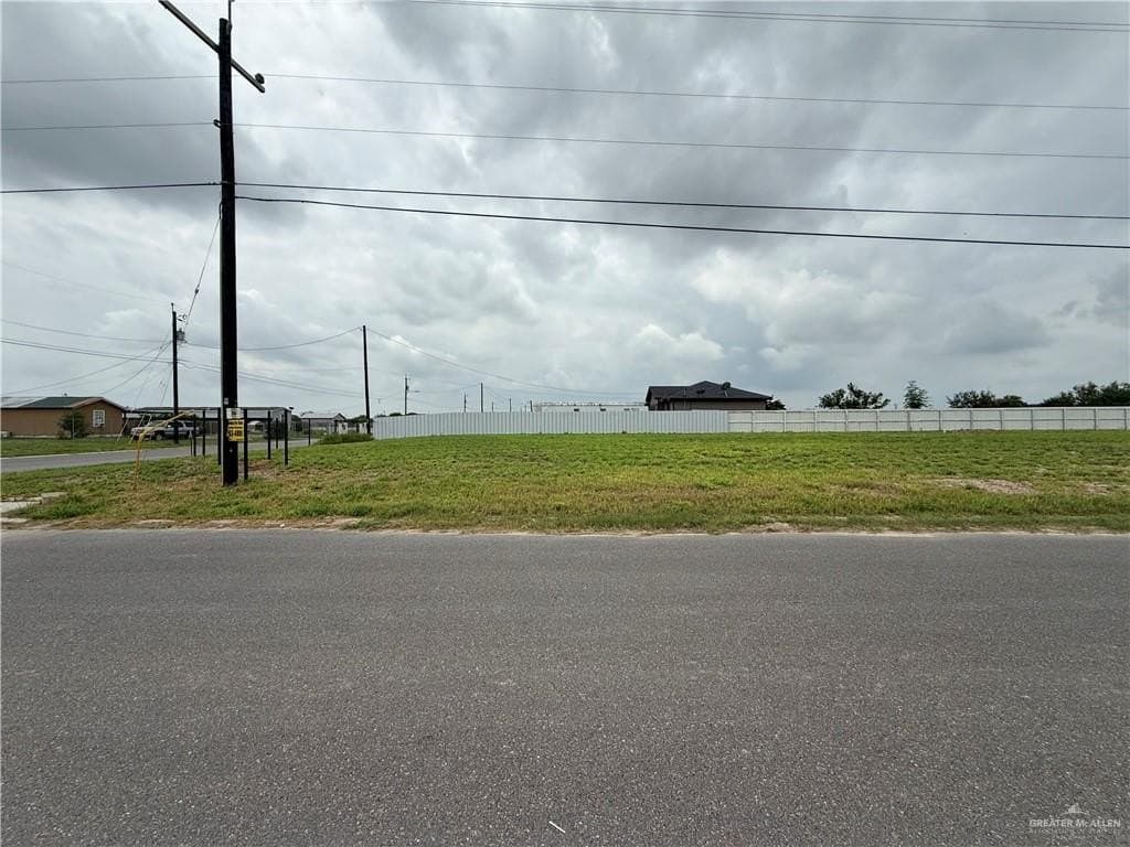 0.5 acres in Hidalgo County gallery image 3