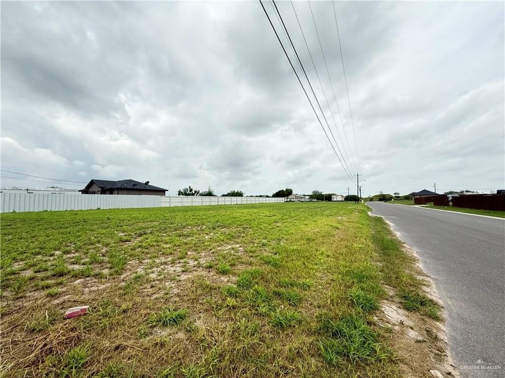 0.5 acres in Hidalgo County gallery image 4