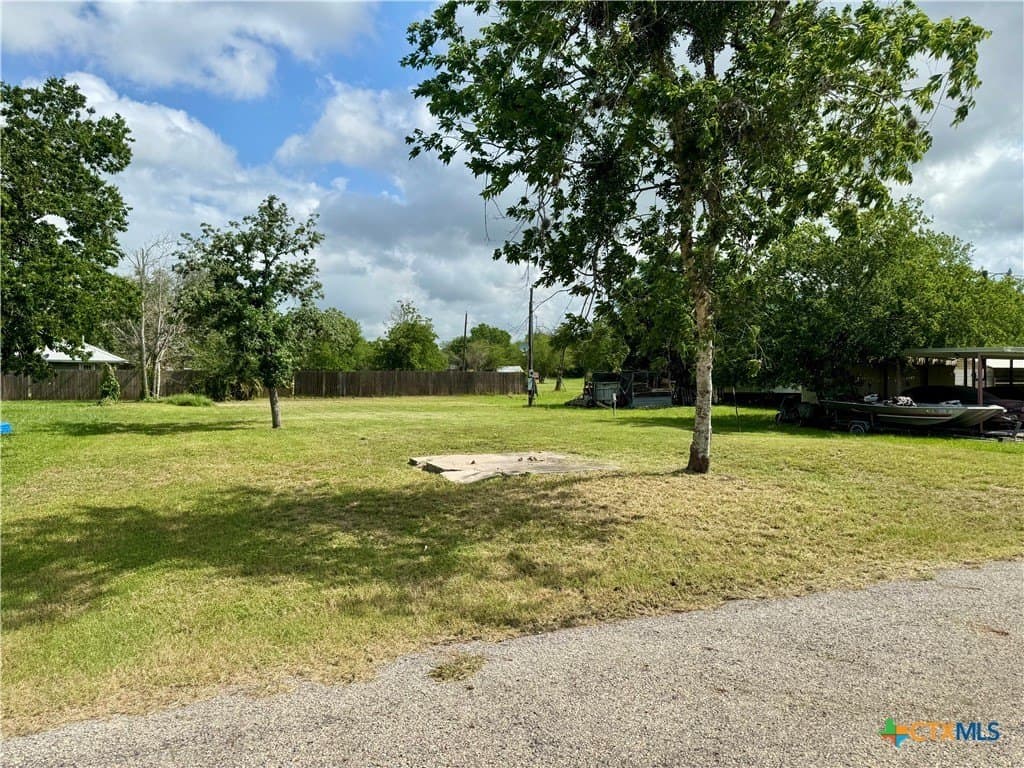 0.22 acres in DeWitt County gallery image 4