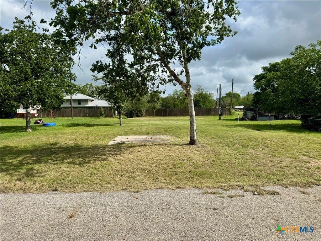 0.22 acres in DeWitt County gallery image 2