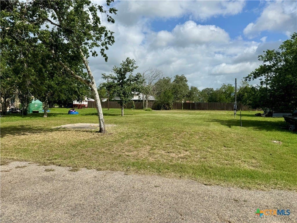 0.22 acres in DeWitt County gallery image 3