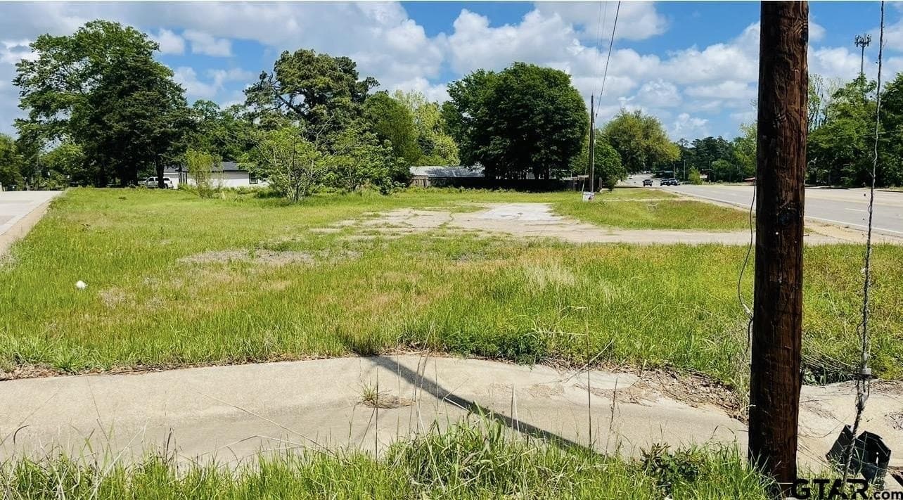 0.4 acres in Smith County featured view